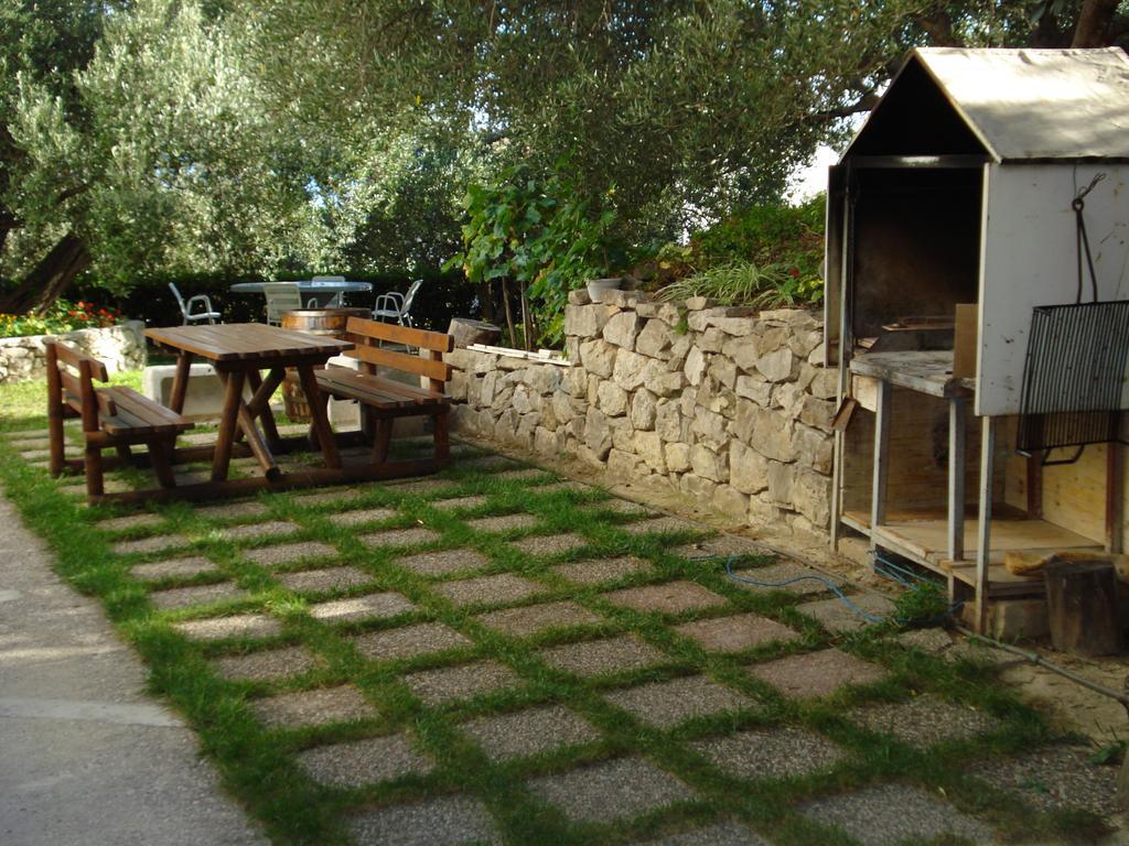 Apartments Vrisika-Family Apartment Makarska Eksteriør bilde